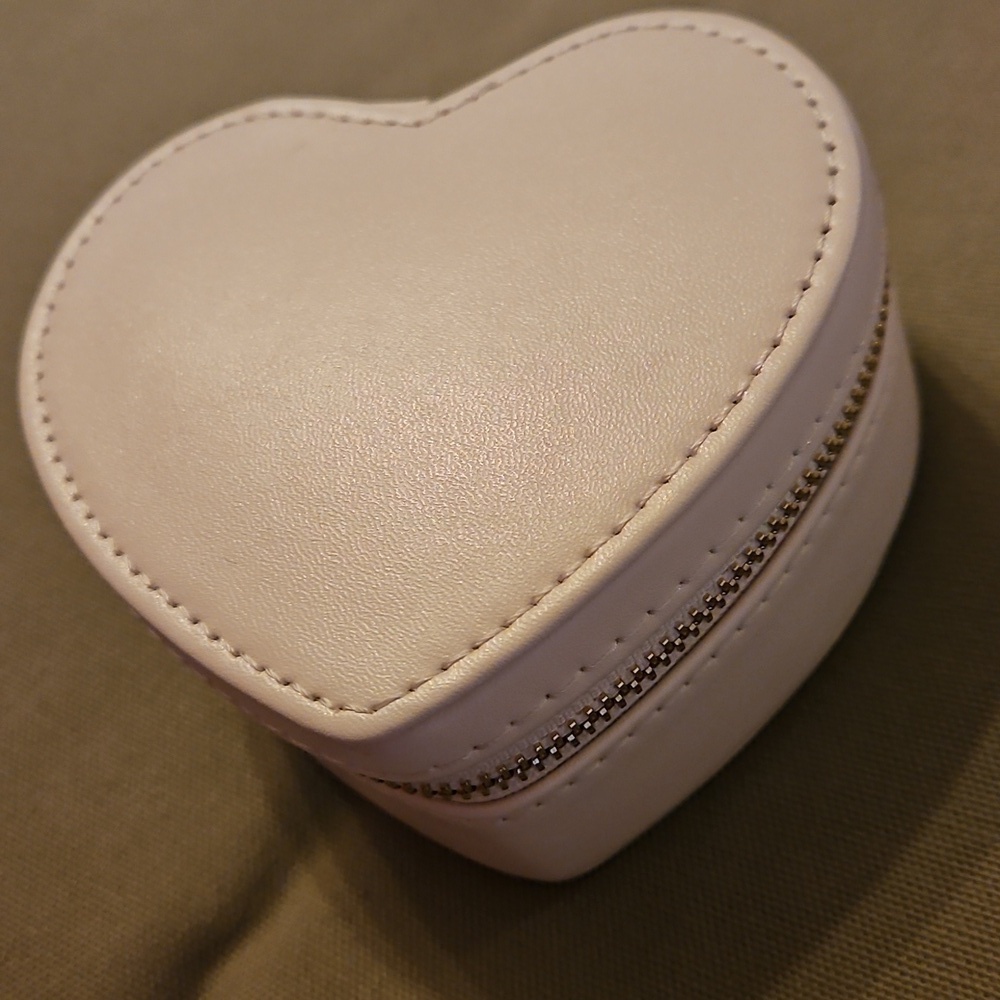 Cream Heart Shaped Travel Jewelry Box